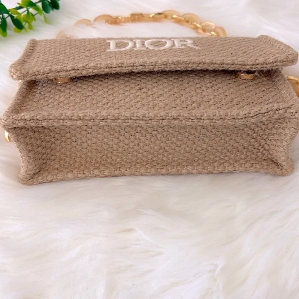 DIOR Beauty RAFFIA ACRYLIC CHAIN SHOULDER BAG - Picture 7 of 9